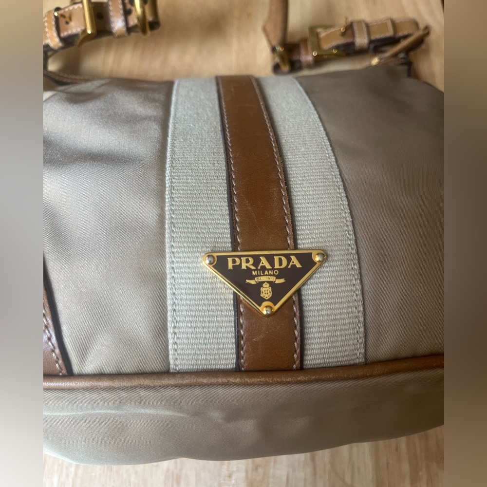 🎊SOLD🎊PRADA SHOULDER BAG ❤️ EUC - Picture 9 of 12